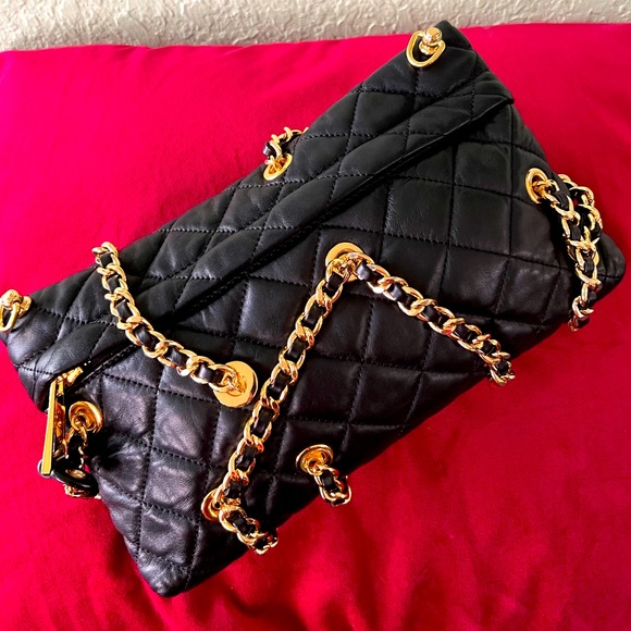 👑✅PRICE FIRM✅NO OFFERS SUPER SALE!! 👑AUTHENTIC Moschino Leather Clutch Bag - Picture 3 of 17